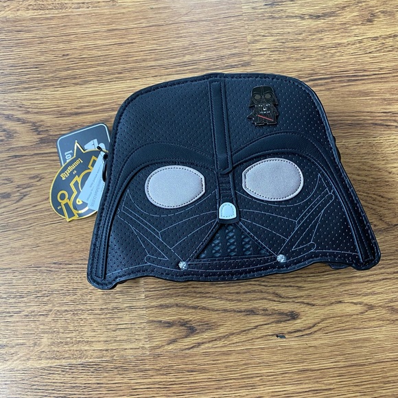 Darth Vader Loungefly Crossbody - Picture 2 of 6